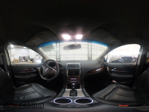 2014 Lincoln MKX z VIN 2LMDJ8JK7EBL18541, wystawiony jako IAAI lot #41684416 z przebiegiem 121 568 mil mil oraz . Historia ofert i sprzedaży dostępna na DreamBid. Obrazek 19.