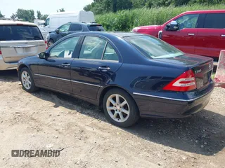 2007 Mercedes-Benz C 280 Luxury z VIN WDBRF92H57F901125, wystawiony jako IAAI lot #42680069 z przebiegiem 157 727 mil mil oraz . Historia ofert i sprzedaży dostępna na DreamBid. Obrazek 3.