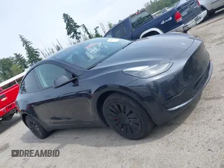 2024 Tesla Model Y с VIN 7SAYGDEDXRF054960, выставлен на аукционе IAAI как лот 42585098 с пробегом 17 703 миль миль и . История ставок и продаж доступна на DreamBid. Изображение 12.