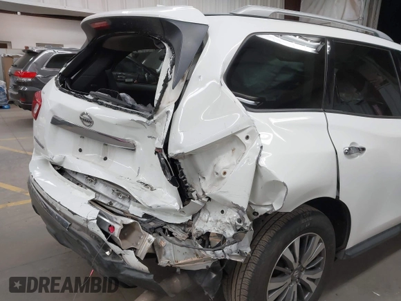 2019 Nissan Pathfinder SV with VIN 5N1DR2MN4KC597241, listed as a IAAI auction lot 41940164 with 137,016 mi miles and . Bid and sale history available at DreamBid. Image 6.