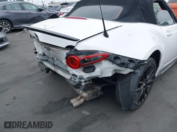 2016 Mazda MX-5 Miata Club z VIN JM1NDAC72G0109482, wystawiony jako IAAI lot #42042540 z przebiegiem 46 853 mil mil oraz . Historia ofert i sprzedaży dostępna na DreamBid. Obrazek 17.