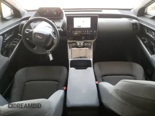 2023 Toyota bZ4X XLE z VIN JTMABABA9PA028605, wystawiony jako Copart lot #64114784 z przebiegiem 4 320 mil mil oraz Czysty tytuł • Clean title. Historia ofert i sprzedaży dostępna na DreamBid. Obrazek 8.