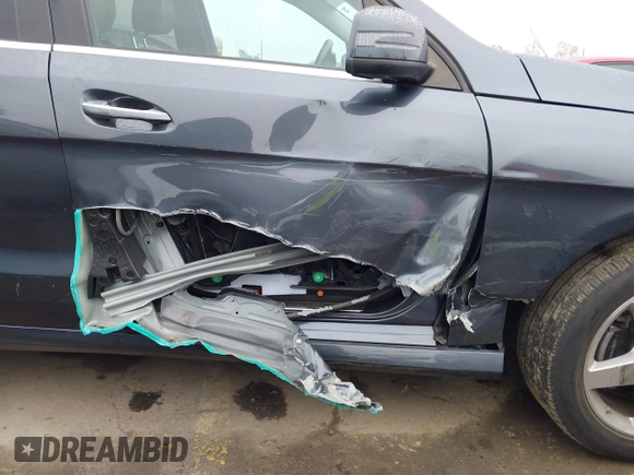 2014 Mercedes-Benz M 350 with VIN 4JGDA5JB8EA308784, listed as a IAAI auction lot 41766044 with 80,594 mi miles and . Bid and sale history available at DreamBid. Image 6.