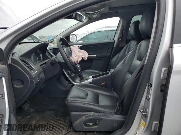 2015 Volvo XC60 T5 Drive-E Premier z VIN YV440MDB5F2563527, wystawiony jako Copart lot #46105675 z przebiegiem 85 891 mil mil oraz Szkoda całkowita • Salvage title. Historia ofert i sprzedaży dostępna na DreamBid. Obrazek 7.