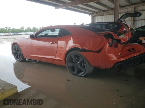 2010 Chevrolet Camaro 2SS z VIN 2G1FK1EJ9A9162009, wystawiony jako Copart lot #53814365 z przebiegiem 201 200 mil mil oraz Szkody całkowita. Historia ofert i sprzedaży dostępna na DreamBid. Obrazek 2.