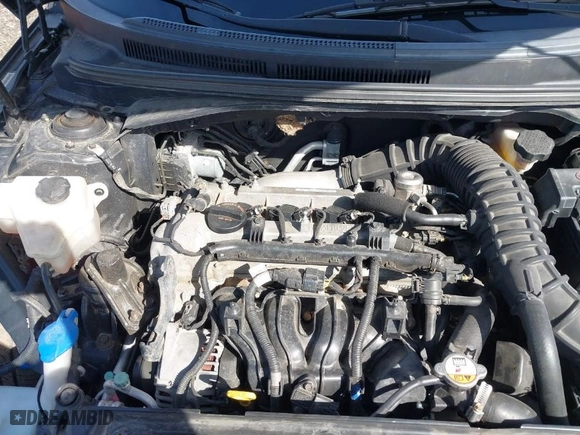 2014 Hyundai Veloster Turbo with VIN KMHTC6AE4EU211098, listed as a IAAI auction lot 41846231 with 121,591 mi miles. Bid and sale history available at carsss.com. Image 10.