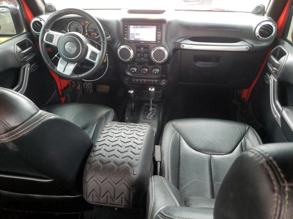2014 Jeep Wrangler Unlimited Rubicon with VIN 1C4BJWFG1EL232836, listed as a Copart auction lot 82529654 with 106,193 mi miles and Clean Title. Bid and sale history available at carsss.com. Image 8.