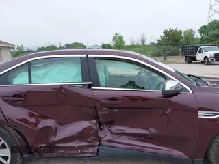 2011 Ford Taurus Limited с VIN 1FAHP2FW7BG157014, выставлен на аукционе IAAI как лот 42588124 с пробегом 109 329 миль миль и . История ставок и продаж доступна на DreamBid. Изображение 6.
