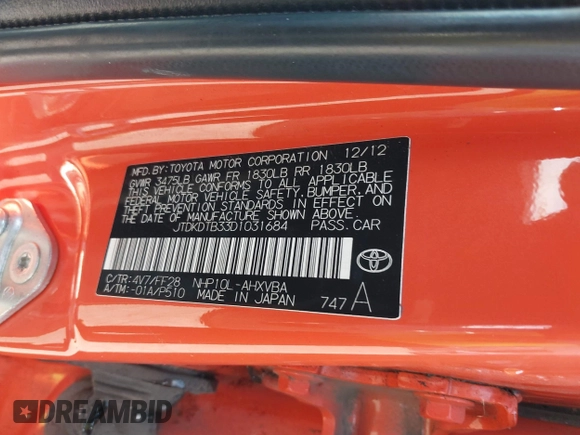 2013 Toyota Prius One z VIN JTDKDTB33D1031684, wystawiony jako IAAI lot #40034642 z przebiegiem Nie podano mil oraz . Historia ofert i sprzedaży dostępna na DreamBid. Obrazek 9.