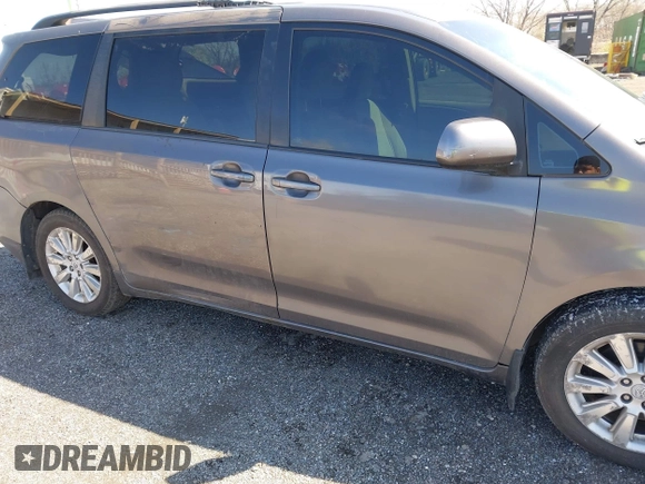 2011 Toyota Sienna LE with VIN 5TDJK3DC1BS016258, listed as a IAAI auction lot 41995140 with 200,903 mi miles. Bid and sale history available at carsss.com. Image 19.