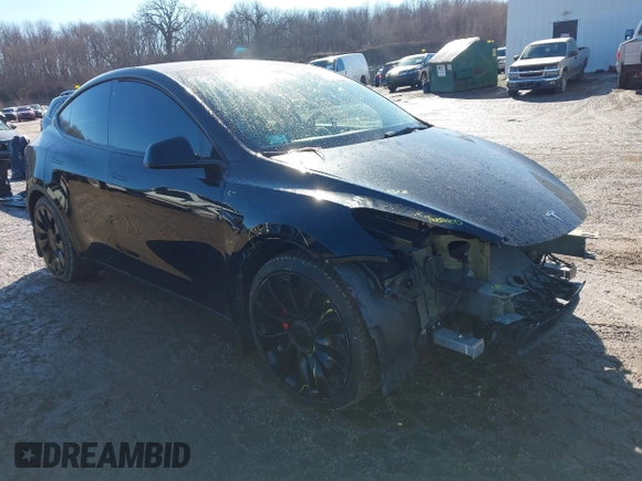 2022 Tesla Model Y Performance with VIN 7SAYGDEFXNF313636, listed as a IAAI auction lot 41660019 with 30,258 mi miles and . Bid and sale history available at DreamBid. Image 1.