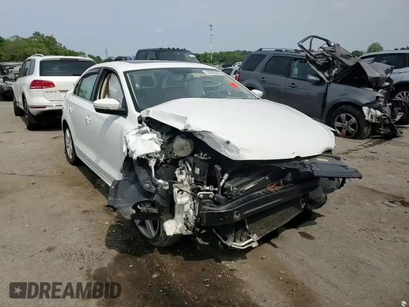2014 Volkswagen Jetta TDI w/Premium z VIN 3VWLL7AJ6EM421646, wystawiony jako Copart lot #59305895 z przebiegiem Nie podano mil oraz Szkoda całkowita • Salvage title. Historia ofert i sprzedaży dostępna na DreamBid. Obrazek 13.