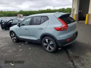 2019 Volvo XC40 Momentum with VIN YV4162XZ8K2019466, listed as a Copart auction lot 58828695 with 81,211 mi miles and Clean title. Bid and sale history available at DreamBid. Image 2.
