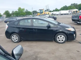 2011 Toyota Prius I z VIN JTDKN3DU1B0271175, wystawiony jako IAAI lot #42247924 z przebiegiem 251 489 mil mil oraz . Historia ofert i sprzedaży dostępna na DreamBid. Obrazek 13.
