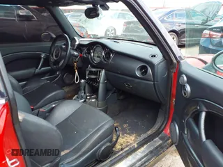 2005 MINI Hardtop with VIN WMWRC33415TJ67372, listed as a IAAI auction lot 42120875 with 153,727 mi miles and . Bid and sale history available at DreamBid. Image 5.