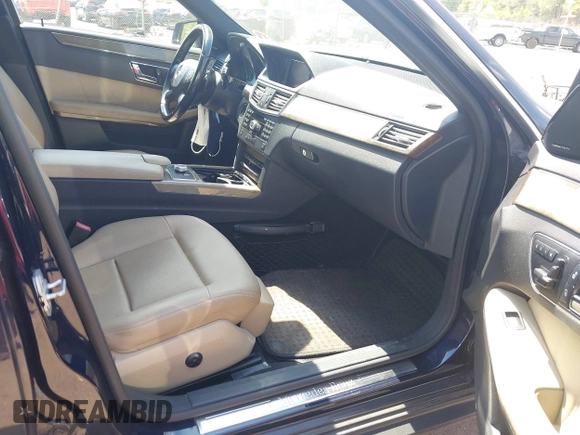 2010 Mercedes-Benz E 350 Luxury z VIN WDDHF8HB7AA114536, wystawiony jako IAAI lot #42237304 z przebiegiem 117 125 mil mil oraz . Historia ofert i sprzedaży dostępna na DreamBid. Obrazek 5.