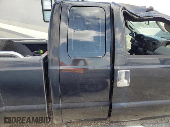 2006 Ford F-350 with VIN 1FTWX32Y66EB25977, listed as a Copart auction lot 44701095 with 111,763 mi miles and Salvage title. Bid and sale history available at DreamBid. Image 10.