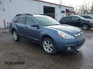 2014 Subaru Outback 2.5i Premium with VIN 4S4BRCCC0E3258106, listed as a IAAI auction lot 41151640 with 87,089 mi miles. Bid and sale history available at carsss.com. Image 1.
