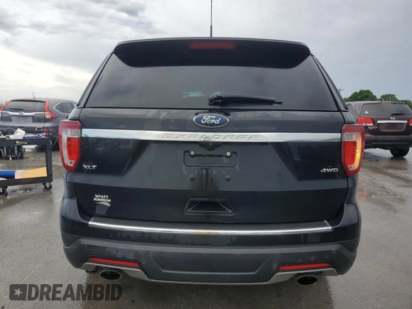 2018 Ford Explorer XLT z VIN 1FM5K8D87JGC55926, wystawiony jako Copart lot #57033875 z przebiegiem 197 354 mil mil oraz Szkoda całkowita • Salvage title. Historia ofert i sprzedaży dostępna na DreamBid. Obrazek 6.