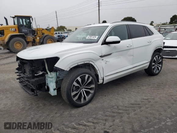 2021 Volkswagen Atlas SEL with VIN 1V2SE2CA6MC202211, listed as a Copart auction lot 42367425 with 44,481 mi miles and Salvage title. Bid and sale history available at DreamBid. Image 1.