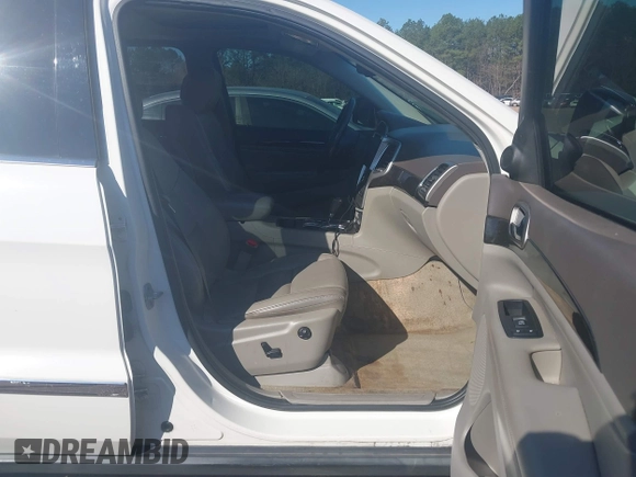 2012 Jeep Grand Cherokee Laredo with VIN 1C4RJEAG5CC106203, listed as a IAAI auction lot 41821138 with 157,474 mi miles. Bid and sale history available at carsss.com. Image 5.