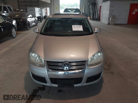 2007 Volkswagen Jetta Wolfsburg Edition z VIN 3VWEF71K47M068805, wystawiony jako IAAI lot #42738185 z przebiegiem 116 269 mil mil oraz . Historia ofert i sprzedaży dostępna na DreamBid. Obrazek 6.