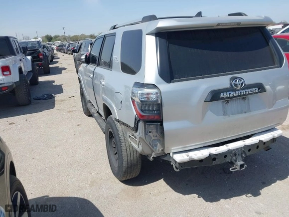 2017 Toyota 4Runner SR5 with VIN JTEBU5JR9H5437934, listed as a IAAI auction lot 41755278 with 258,371 mi miles. Bid and sale history available at carsss.com. Image 3.