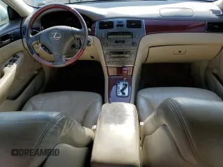2002 Lexus ES 300 with VIN JTHBF30G925029779, listed as a Copart auction lot 51455565 with 222,525 mi miles and Clean Title. Bid and sale history available at DreamBid. Image 8.