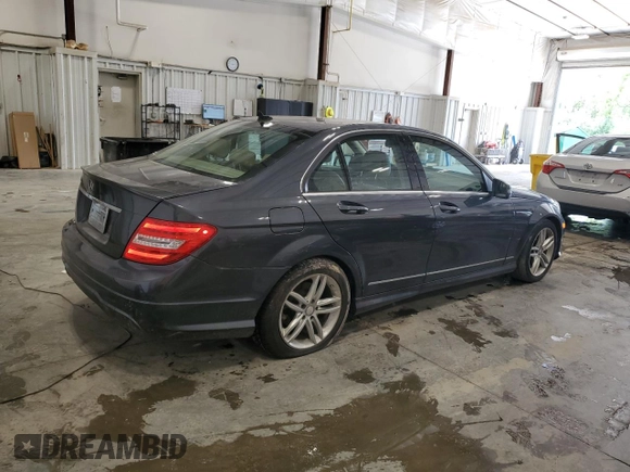 2013 Mercedes-Benz C 250 Sport z VIN WDDGF4HB7DR292456, wystawiony jako Copart lot #66205575 z przebiegiem 201 874 mil mil oraz Czysty tytuł • Clean title. Historia ofert i sprzedaży dostępna na DreamBid. Obrazek 3.