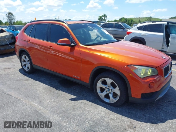 2013 BMW X1 28i z VIN WBAVM1C51DVW41056, wystawiony jako IAAI lot #40070143 z przebiegiem 152 657 mil mil oraz . Historia ofert i sprzedaży dostępna na DreamBid. Obrazek 1.