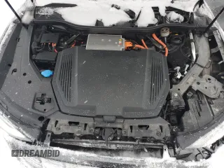 2022 Audi e-tron Prestige z VIN WA1VAAGE5NB039506, wystawiony jako Copart lot #83216424 z przebiegiem Nie podano mil oraz Szkoda całkowita • Salvage title. Historia ofert i sprzedaży dostępna na DreamBid. Obrazek 11.