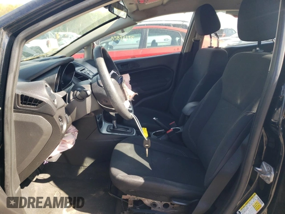 2019 Ford Fiesta SE z VIN 3FADP4EJ2KM113198, wystawiony jako Copart lot #55722435 z przebiegiem 126 943 mil mil oraz Szkoda całkowita • Salvage title. Historia ofert i sprzedaży dostępna na DreamBid. Obrazek 7.