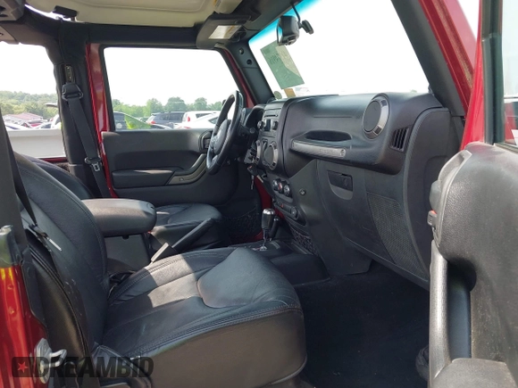 2013 Jeep Wrangler Sport z VIN 1C4GJWAG0DL543850, wystawiony jako IAAI lot #42374916 z przebiegiem 163 977 mil mil oraz . Historia ofert i sprzedaży dostępna na DreamBid. Obrazek 5.