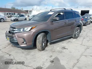 2018 Toyota Highlander Limited с VIN 5TDDZRFH7JS492422, выставлен на аукционе IAAI как лот 41125631 с пробегом 112 045 миль миль и . История ставок и продаж доступна на DreamBid. Изображение 17.