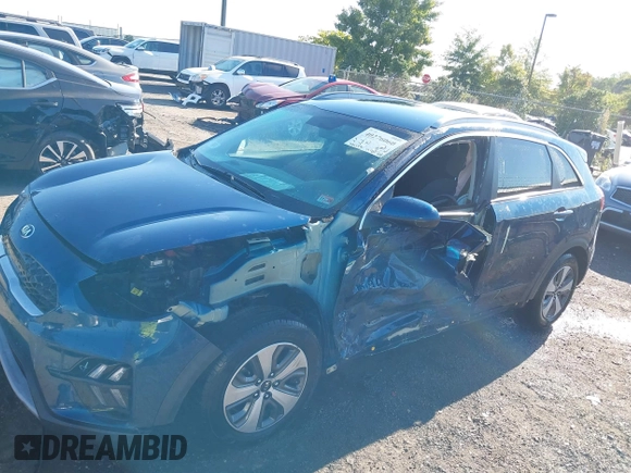 2020 Kia Niro LXS with VIN KNDCB3LC3L5440171, listed as a IAAI auction lot 40276060 with 144,123 mi miles. Bid and sale history available at carsss.com. Image 15.