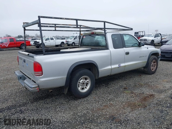 2002 Dodge Dakota Sport with VIN 1B7GL32X12S598558, listed as a IAAI auction lot 41724045 with 231,329 mi miles. Bid and sale history available at carsss.com. Image 4.