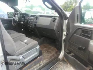 2013 Ford F-150 XL z VIN 1FTMF1CM1DKE52831, wystawiony jako IAAI lot #42401051 z przebiegiem 111 734 mil mil oraz . Historia ofert i sprzedaży dostępna na DreamBid. Obrazek 5.
