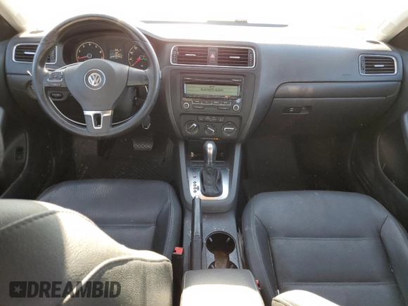 2011 Volkswagen Jetta SE z VIN 3VWDZ7AJ0BM395785, wystawiony jako Copart lot #55982785 z przebiegiem 116 183 mil mil oraz Szkoda całkowita • Salvage title. Historia ofert i sprzedaży dostępna na DreamBid. Obrazek 8.