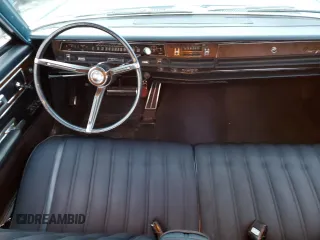1968 Chrysler New Yorker z VIN CH41K8C119279, wystawiony jako Copart lot #87872885 z przebiegiem 52 901 mil mil oraz Tytuł czysty. Historia ofert i sprzedaży dostępna na DreamBid. Obrazek 8.