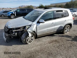 2013 Volkswagen Tiguan S z VIN WVGAV3AX8DW559779, wystawiony jako Copart lot #87512845 z przebiegiem 79 169 mil mil oraz Szkody całkowita. Historia ofert i sprzedaży dostępna na DreamBid. Obrazek 1.