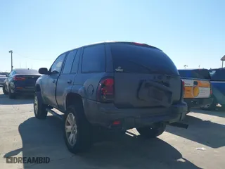 2004 Chevrolet TrailBlazer LS with VIN 1GNDT13S542140462, listed as a IAAI auction lot 41373253 with 176,174 mi miles. Bid and sale history available at carsss.com. Image 3.