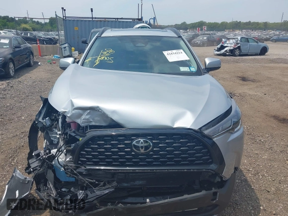 2024 Toyota Corolla Cross LE with VIN 7MUBAABGXRV110138, listed as a IAAI auction lot 42434214 with 8,185 mi miles and . Bid and sale history available at DreamBid. Image 12.