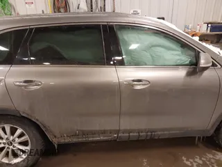 2019 Kia Sorento LX with VIN 5XYPG4A36KG498664, listed as a IAAI auction lot 41609272 with 172,042 mi miles. Bid and sale history available at carsss.com. Image 13.