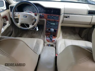 1998 Volvo S90 z VIN YV1KS9609W1140012, wystawiony jako Copart lot #69589044 z przebiegiem 175 864 mil mil oraz Szkoda całkowita • Salvage title. Historia ofert i sprzedaży dostępna na DreamBid. Obrazek 8.