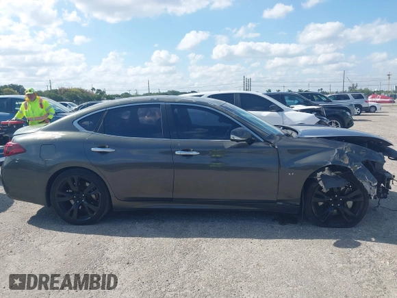 2013 Infiniti M37 with VIN JN1BY1AP8DM511850, listed as a IAAI auction lot 42063120 with 111,545 mi miles. Bid and sale history available at carsss.com. Image 14.