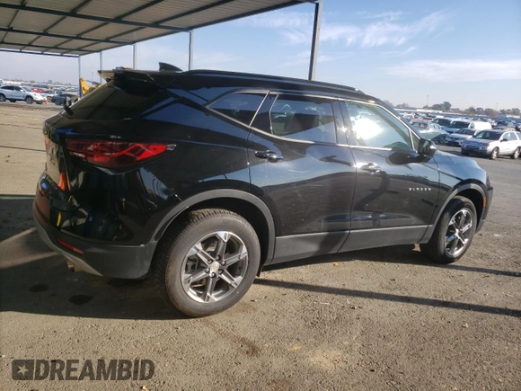 2024 Chevrolet Blazer LT z VIN 3GNKBJR45RS163609, wystawiony jako Copart lot #82987384 z przebiegiem 27 882 mil mil oraz Nie do naprawy • Non repairable. Historia ofert i sprzedaży dostępna na DreamBid. Obrazek 3.
