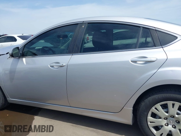 2011 Mazda Mazda6 i Sport with VIN 1YVHZ8BH9B5M27347, listed as a IAAI auction lot 41922553 with 147,573 mi miles. Bid and sale history available at carsss.com. Image 14.