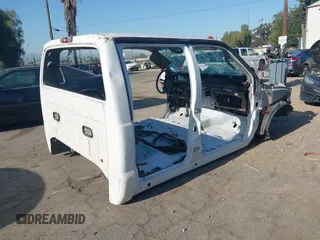 2005 Ford F-350 с VIN 1FDSW34P05EC95736, выставлен на аукционе IAAI как лот 41988078 с пробегом Не указан миль и . История ставок и продаж доступна на DreamBid. Изображение 4.
