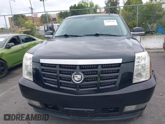 2008 Cadillac Escalade z VIN 1GYFK63848R223426, wystawiony jako IAAI lot #41981521 z przebiegiem 136 773 mil mil oraz . Historia ofert i sprzedaży dostępna na DreamBid. Obrazek 12.