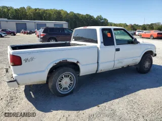1998 GMC Sonoma SLS with VIN 1GTDT19X7W8524982, listed as a Copart auction lot 74506624 with 0 mi miles and Salvage Title. Bid and sale history available at carsss.com. Image 3.